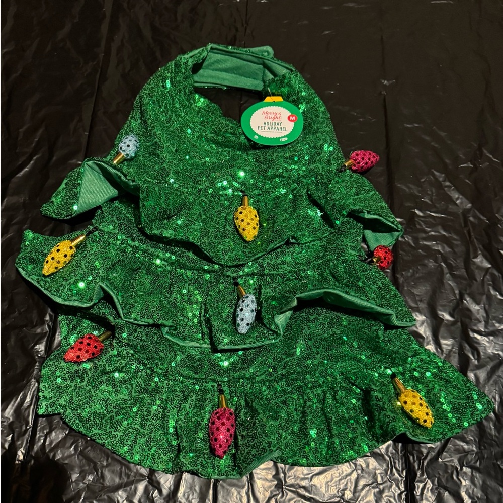 Festive Green Christmas Tree Costume for Pets
